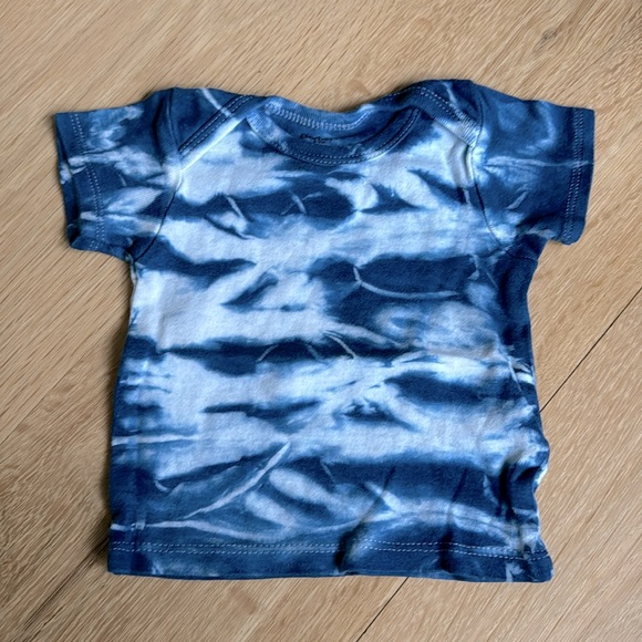 Gerber’s Infant Handcrafted Indigo Blue Tie Dye Tee | Size 6-9 Months - Picture 1 of 5